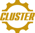 Das Bild zeigt das Wort „CLUSTER“ in fetten, goldenen Buchstaben, positioniert in einem goldenen Zahnradsymbol. Das Zahnrad ist mit abgerundeten Zähnen stilisiert, was das mechanische Thema verstärkt. Der Hintergrund ist weiß.